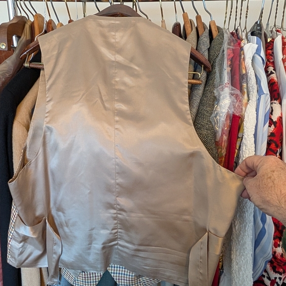 Brooks Brothers Country Gentleman's Vest. 4 Pocket Plaid Wool Button Front Vest. - Picture 4 of 8